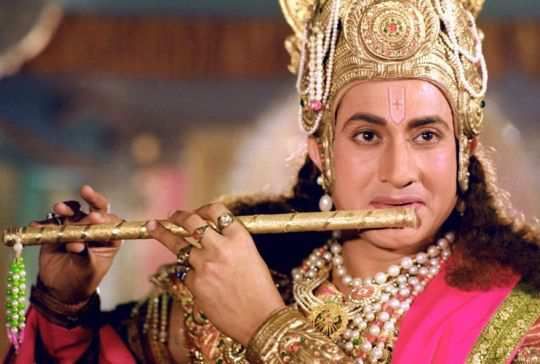 श्रीकृष्ण मालिकेला २७ वर्षं झाली. आपले लाडके श्रीकृष्ण सर्वदमन बॅनर्जी सध्या काय करतात?