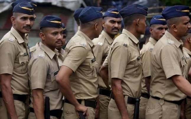 तो गेला होता एफआयआर दाखल करण्यासाठी, पण पोलिसांनी जे केले ते बघून धक्का बसेल भौ !!