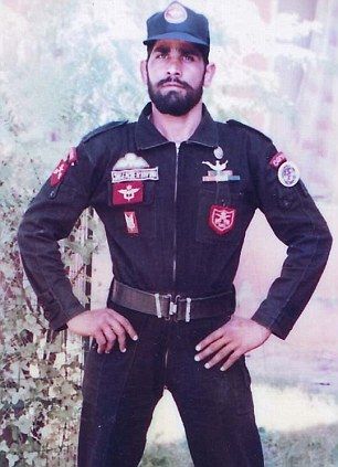 २. दिगेंद्र कुमार