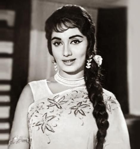  साधना कट