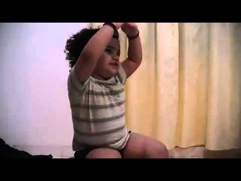 ह्या लहानग्याचे गाणे ऐकून तुम्ही थक्क व्हाल !!! एक अस्सल बोबडं नाट्यगीत- 'घेई छंद मकरंद'