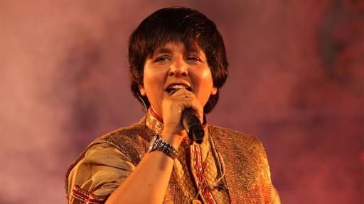 वारीचे अभंग: गरबा क्वीन फाल्गुनी पाठक रमलीय विठ्ठल भक्तीत