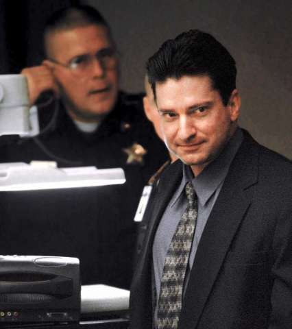 ८. लॉरेन्स रसेल ब्रेवर