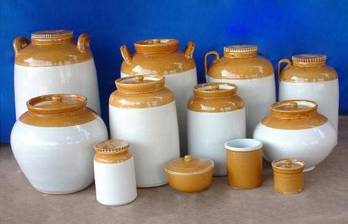 चिनीमातीच्या बरण्या खरंच चीनमधून येतात, की भारतात बनतात? जाणून घ्या यामागची खरी कहाणी!