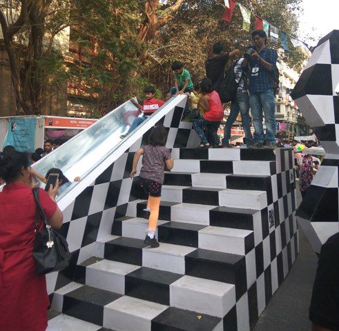 बुद्धिबळातला अडीच घर चालणारा घोडा