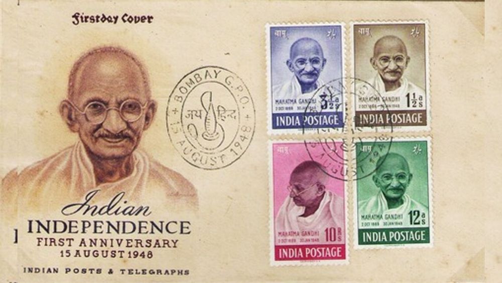 दिनविशेष : नोकरशहांनी गांधीजींच्या स्टॅम्पचा घोळ घालून लाखो रुपये असे वाया घालवले!!