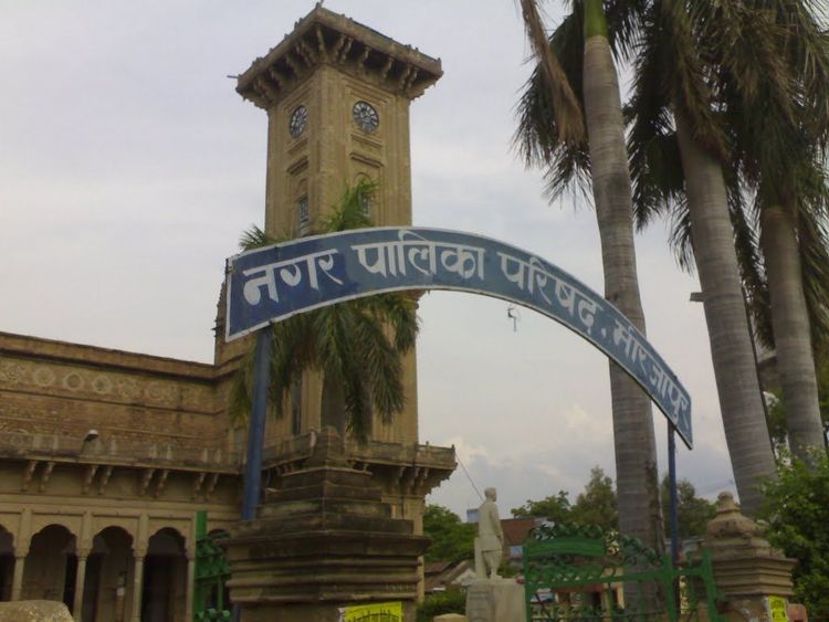 ७. घंटा घर, मिर्झापूर