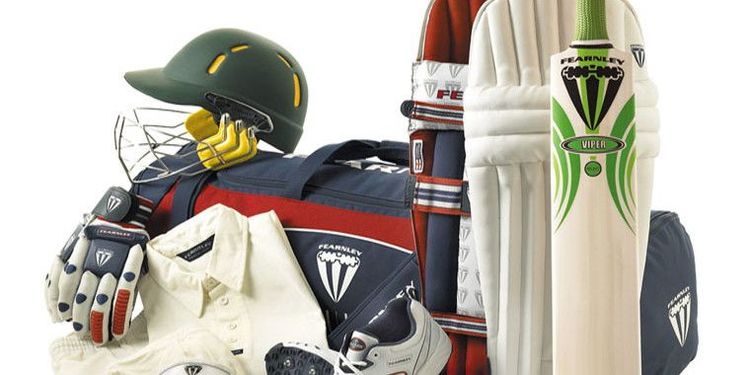 २. असं म्हणतात की सचिन त्याच्या सुरुवातीच्या काळात चक्क क्रिकेटचे साहित्य घेऊन झोपायचा. याला म्हणतात डेडिकेशन.