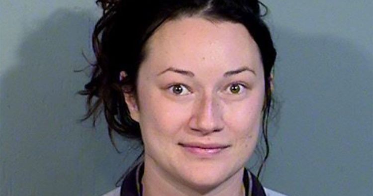 या मुलीने त्याला ६५००० मेसेज पाठवले आणि मग...वाचा पुढे काय झाले !!