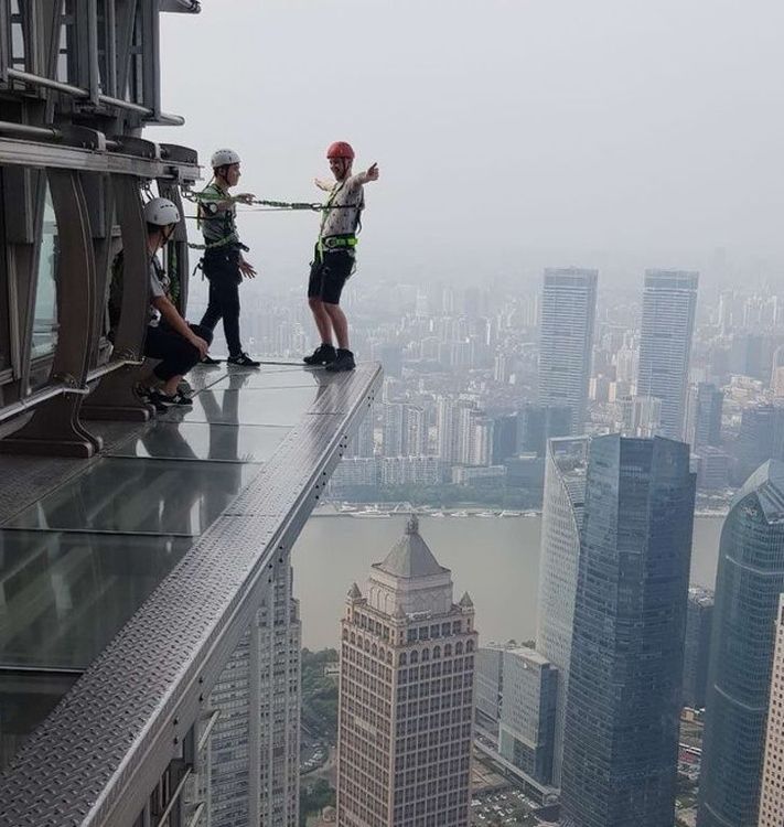 १५. नीचे देख, नीचे देख..