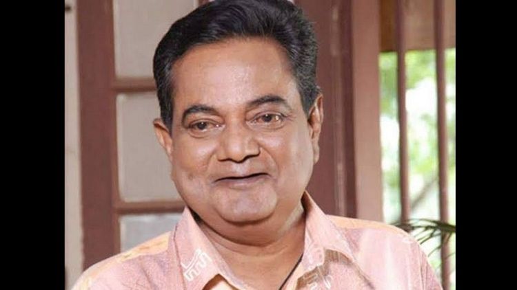 विजय चव्हाण यांना श्रद्धांजली....पाहूया त्यांची अजरामर कलाकृती 'मोरूची मावशी' !!