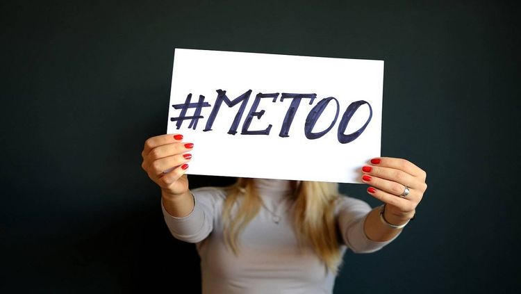शनिवार स्पेशल : #MeToo चळवळ आहे तरी काय आणि याची सुरुवात झाली तरी कशी ?