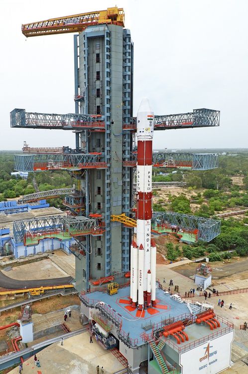 सेकंड लॉंचपॅडवर पोटातल्या २० उपग्रहांसह उड्डाणासाठी सज्ज PSLV C-34