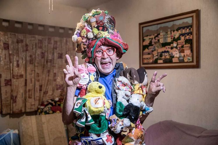 हा अवलिया पोटापाण्यासाठी काय करतो ?