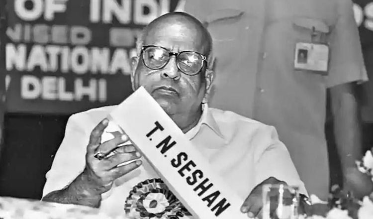 स्वच्छ निवडणूक अभियानाचा जनक - ‘टी.एन. शेषन’ !! त्यांच्याबद्दलची ही सगळी माहिती तुम्हांला नक्कीच माहित नसेल..