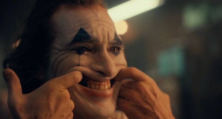 जोकर आहे म्हणून बॅटमॅन आहे?? जोकरची खरी कथा एकदाची पडद्यावर येतेय भाऊ!!