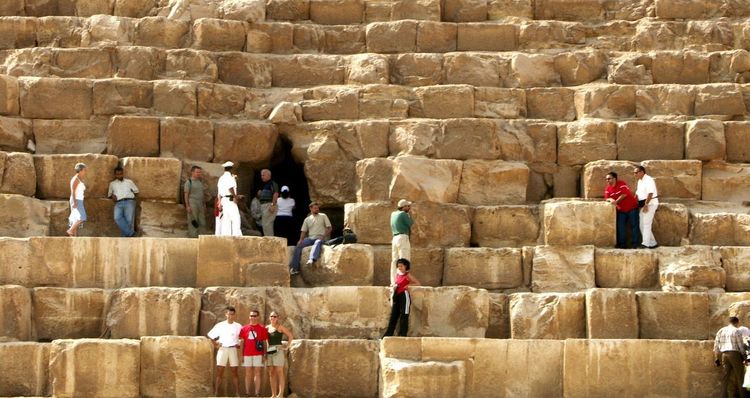 हे दगड आणले कुठून ?