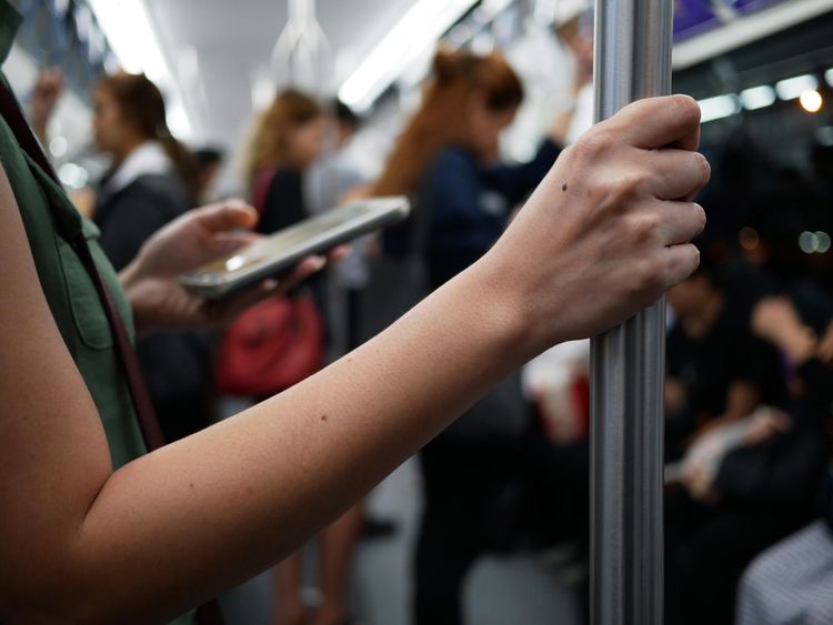 ७. पाळी आलेल्या बाईला कोणी शिवायचं नाही.