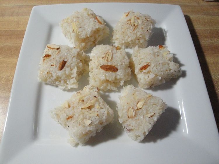 नारळाची बर्फी