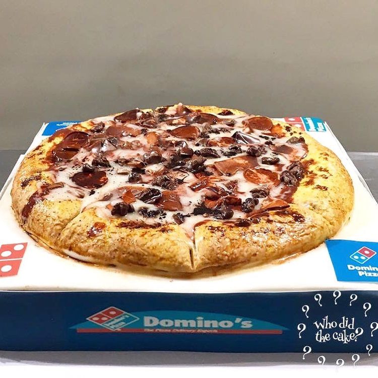 १३. आता पिझ्झाचा बॉक्स पण खा !!