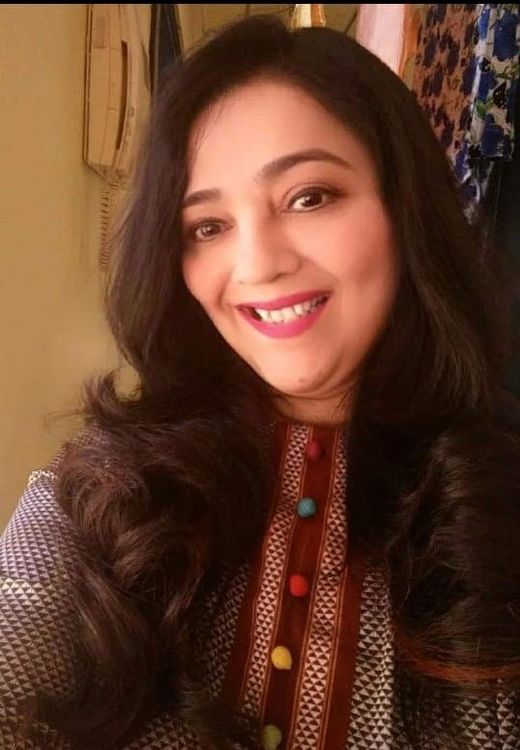 1) रोहिणी निनावे