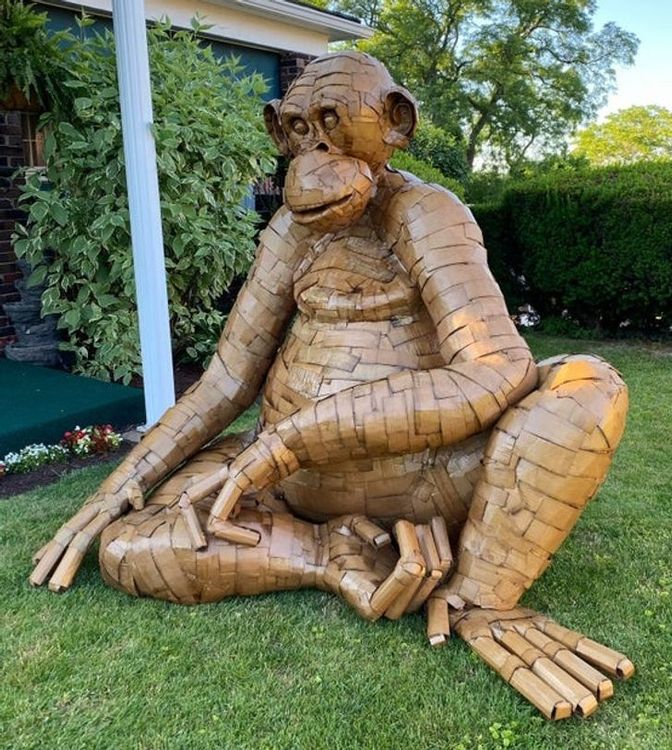 ११. जुन्या कार्डबोर्डपासून साकारलेला चिंपान्झी 