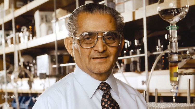 डॉ. मनसुख वाणी : लाखो लोकांना कॅन्सरमुक्त करून जीवदान देणारा शास्त्रज्ञ