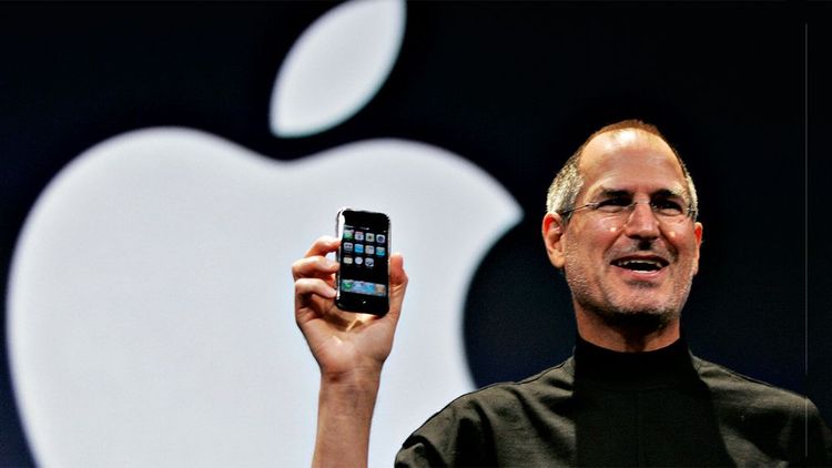 ९ जानेवारी २००७ रोजी म्हणजे आजपासून १४ वर्षांपूर्वी ऍपलच्या स्टीव्ह जॉब्स यांनी पहिल्या आयफोनची घोषणा केली. 