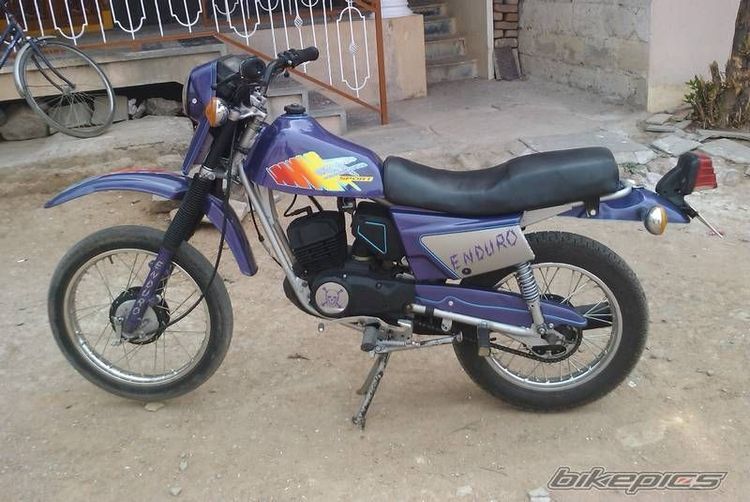 ११) बजाज एसएक्स एन्ड्युरो