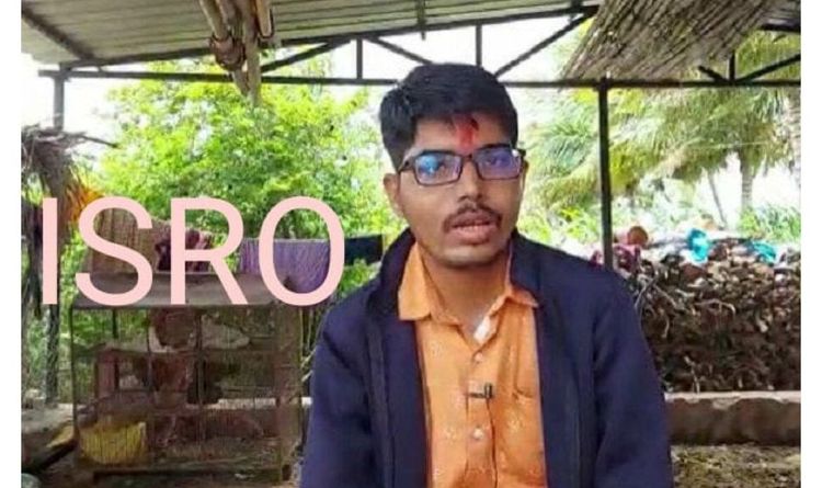 सोलापूरच्या तरुणाची निवड थेट इस्रोत झाली आहे....कौतुक तर व्हायलाच पाहिजे!!