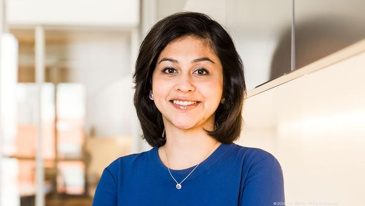 आठव्या वर्षी हातात कंप्युटर घेण्यापासून ते स्ट्रीमिंग कंपनीची अधिकारी...या जळगावच्या महिलेने इतिहास रचलाय!!