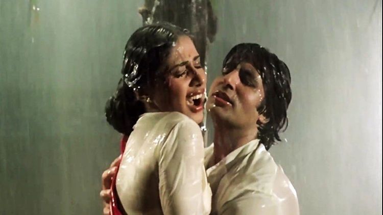 ''आज रपट जायें तो' या गाण्यातील अमिताभ आणि स्मिता पाटील यांच्या रोमँटिक सीनवरुन 'ओलीस धरणे' असा वाक्यप्रचार करणे कोणाच्या आयडियाची कल्पना असेल?