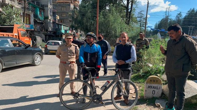 लेफ्टनंट कर्नल श्रीपाद श्रीराम फास्टेस्ट सोलो सायकलिंगमध्ये केला विश्वविक्रम!! सविस्तर बातमी जाणून घ्या!!