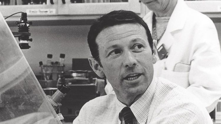 हिपॅटायटिस-बी व्हॅक्सिन, एचपीव्ही व्हॅक्सिन इन्फ्लुएंझा व्हॅक्सिन च्या निर्मितीत वापरलेले रिकॉम्बिनंट डीएनए तंत्रज्ञाचा शोध कसा लागला? 