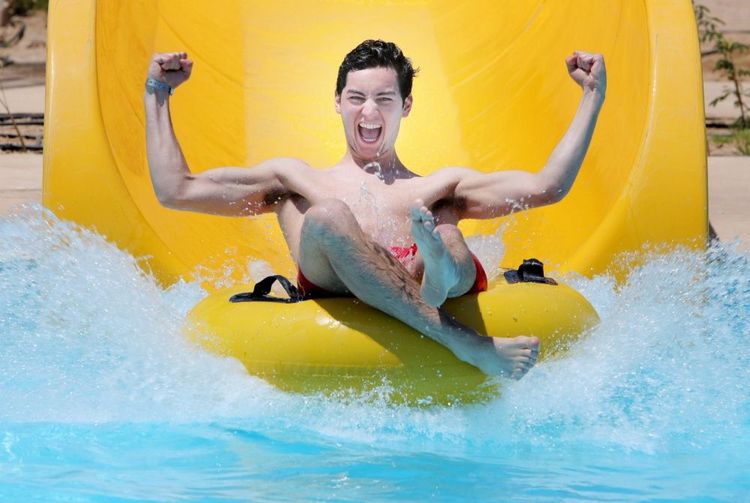 ६) पाण्याची घसरगुंडीची चाचणी करणे.