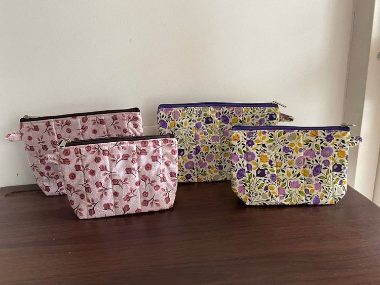 .पाऊच सेट: