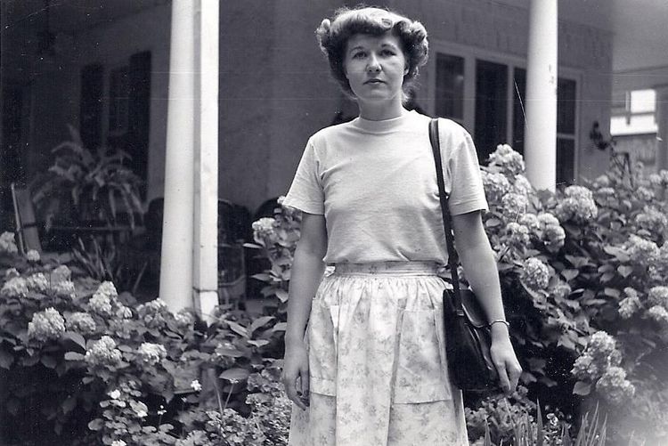 नक्की काय होतं हे काम?