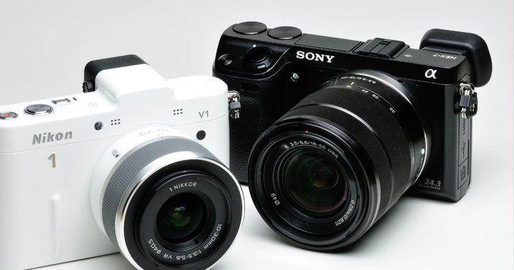 DSLR कॅमेरा घ्यावा की मिररलेस SLR कॅमेरा? गोंधळ आहे? मग जाणून घ्या दोघांचे फायदेतोटे!!