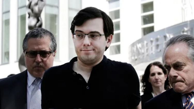 असा चालतो औषधांचा अधिकृत काळाबाजार : एका रात्रीत औषधाची किंमत हजारो पटीने वाढवणारा मार्टीन श्क्रेली कोण आहे ? 