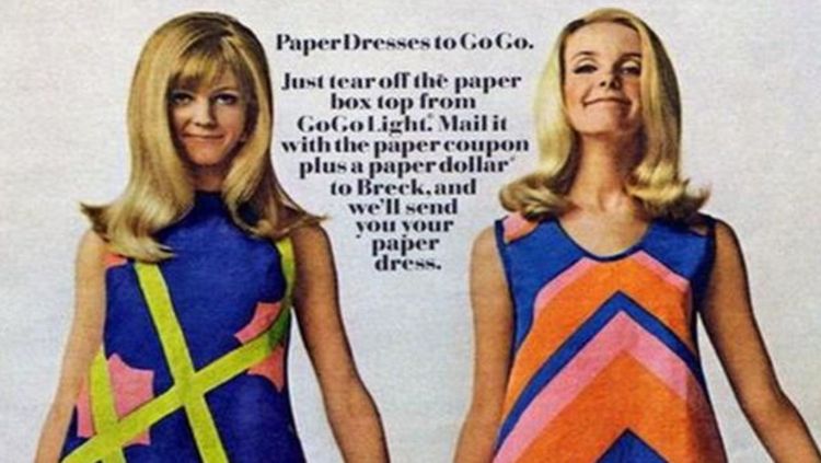 १९६०च्या दशकात जोरदार चाललेली कागदी कपड्यांची फॅशन!! पाण्यातही दोनचारवेळा वापरता येण्याजोग्या कपड्यांचे फोटो तर पाहा!!