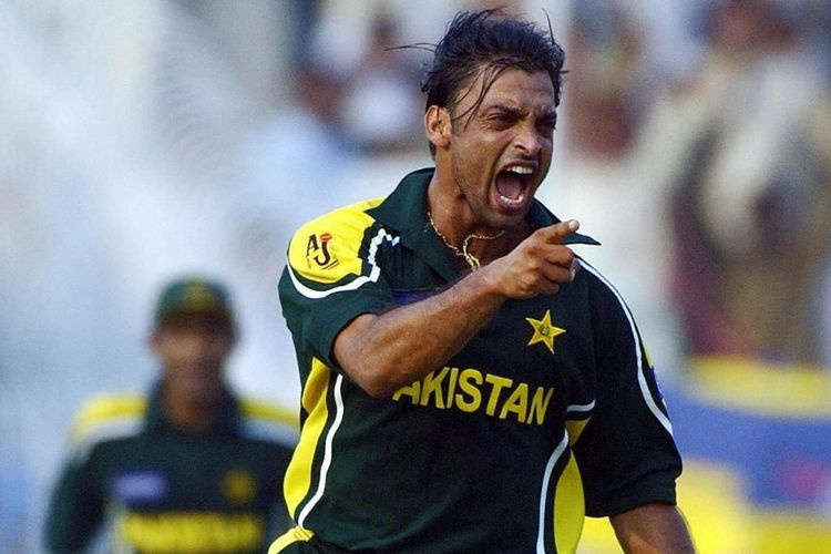 'मी एक दिवस त्याला नक्की मारेन', शोएब अख्तरने वीरूला दिली धमकी