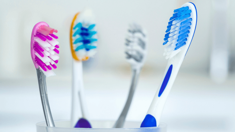 टूथब्रश ( 3 महिने)