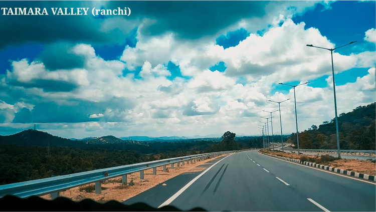 झारखंडच्या या घाटात वेळ अचानक दीड वर्षे पुढे जाते? काय प्रकरण आहे हे?