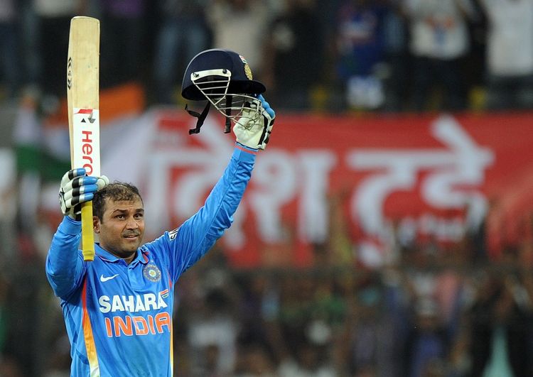 सचिन नंतर सेहवागने आजच्याच दिवशी झळकावली होती डबल सेंच्युरी!! वाचा ऐतिहासिक खेळी बद्दल अधिक...