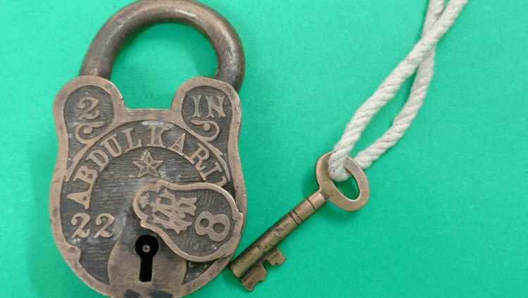 कुलूप-किल्लीची जोडी चालते तरी कशी? वाचा इथेच..