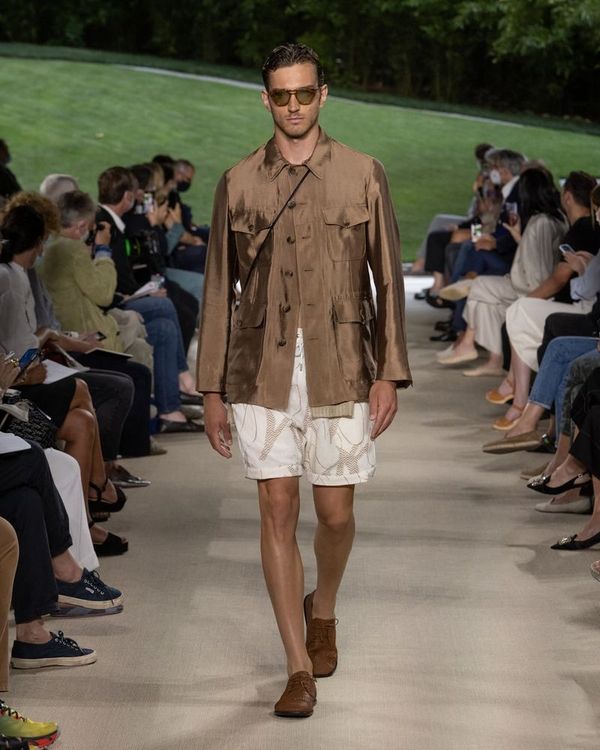 फॅशनेबल आणि ट्रेंड सेटीग