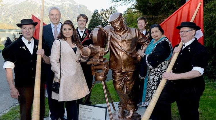 यश चोप्रांचा पुतळा स्विसमध्ये? स्वित्झर्लंडने केली एक ट्रेन आणि एक हॉटेल स्यूटही यश चोप्रांच्या नावावर..