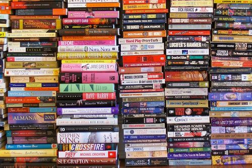 Books By kilo!! मग वाट कसली बघताय लेको ?... ”टूट पडोsssss !!!”