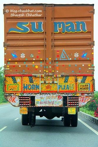 ६. हा कोणता सुपर हिरो ?