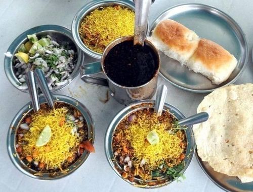 या रे या, सारे या...मिसळ महोत्सवात जाऊया !!